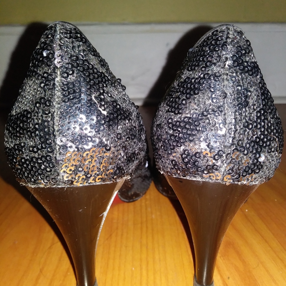 Collection Portia sequin heels.